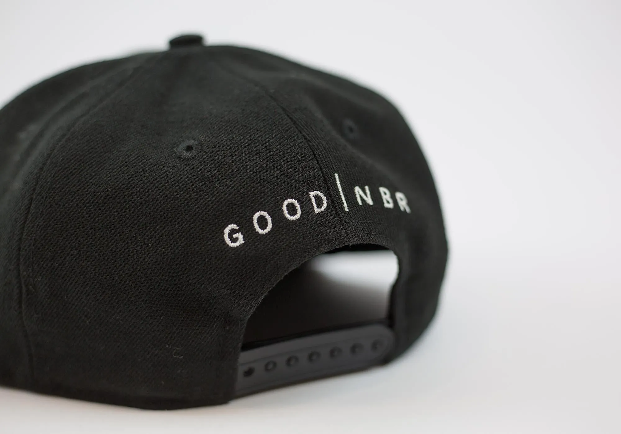 Good Neighbour Snapback (Black/White)